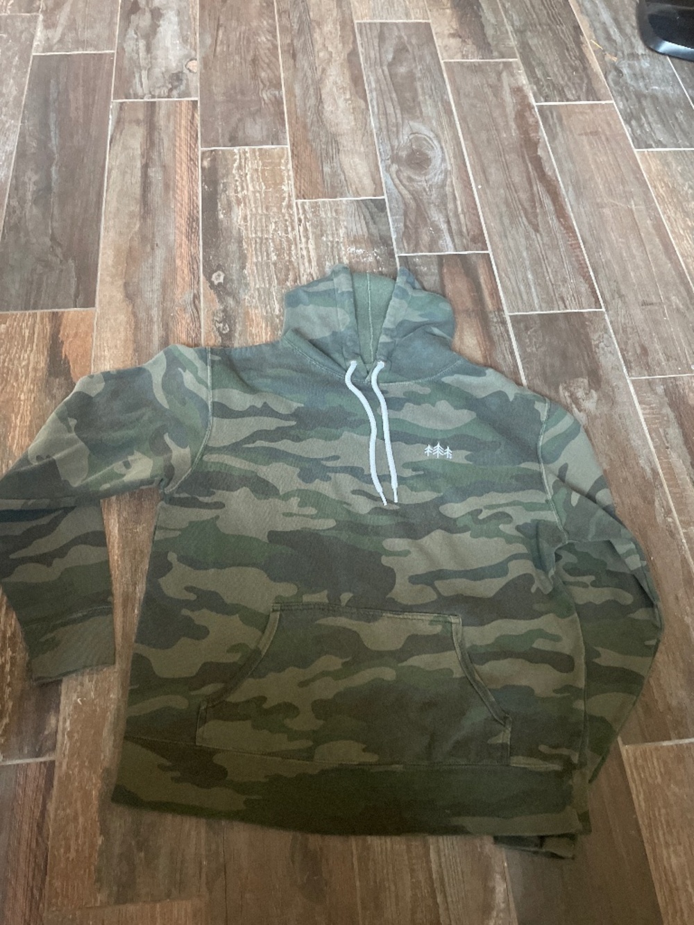 Women’s medium camo hoodie